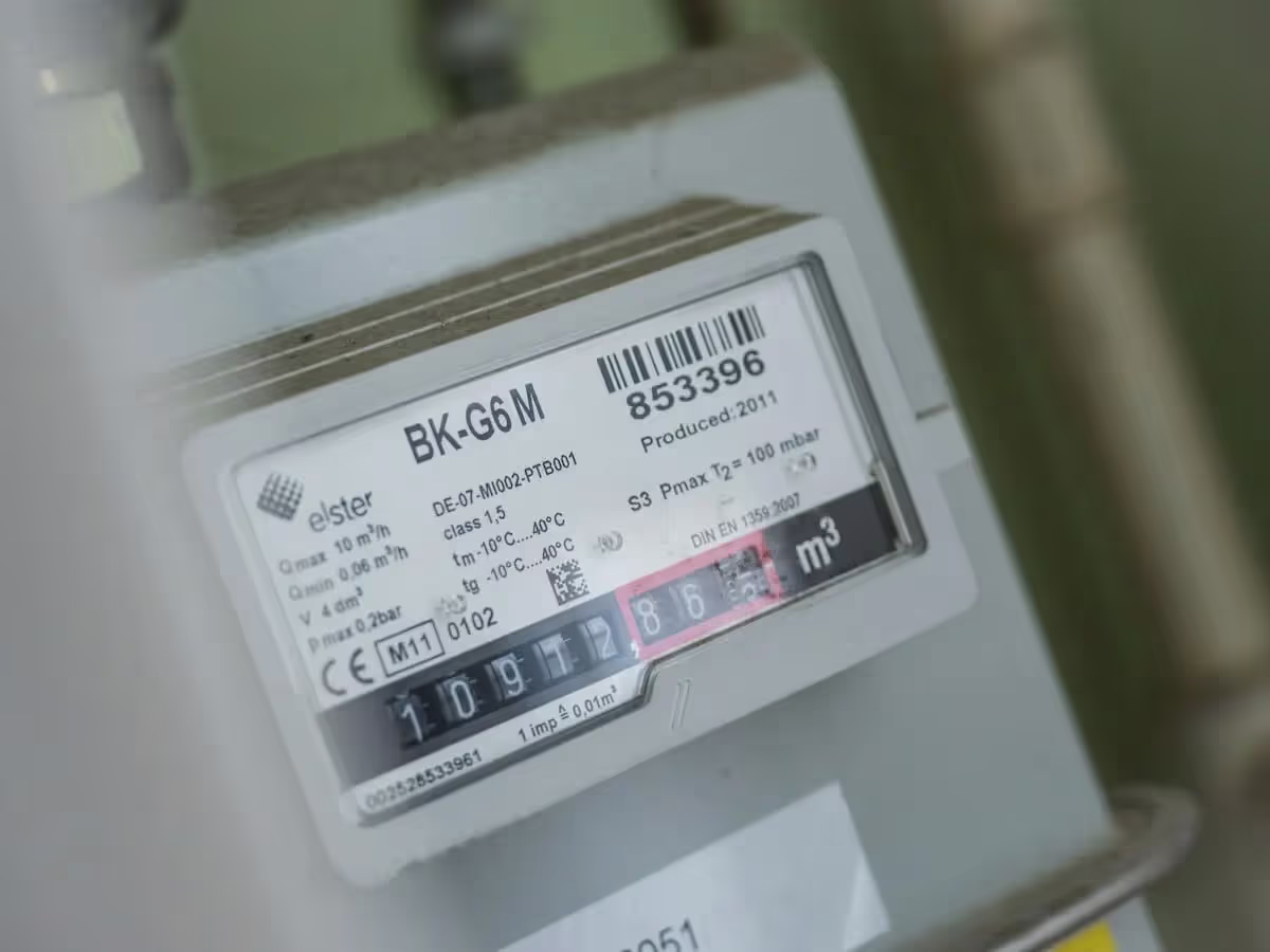 Close up photo of a gas meter