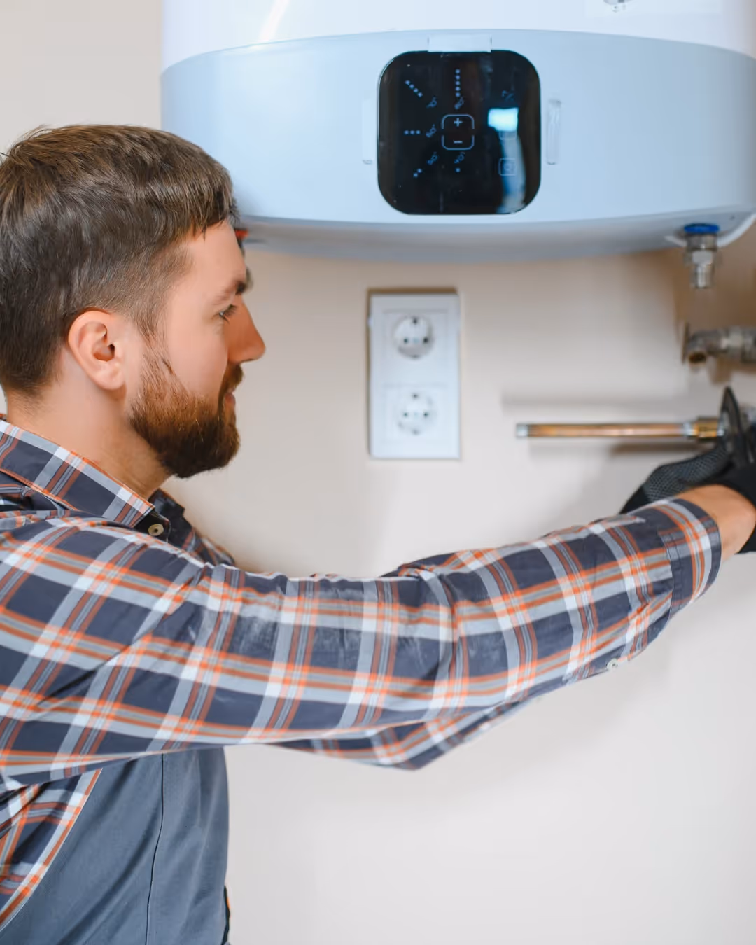 Boiler engineer replacing a boiler 
