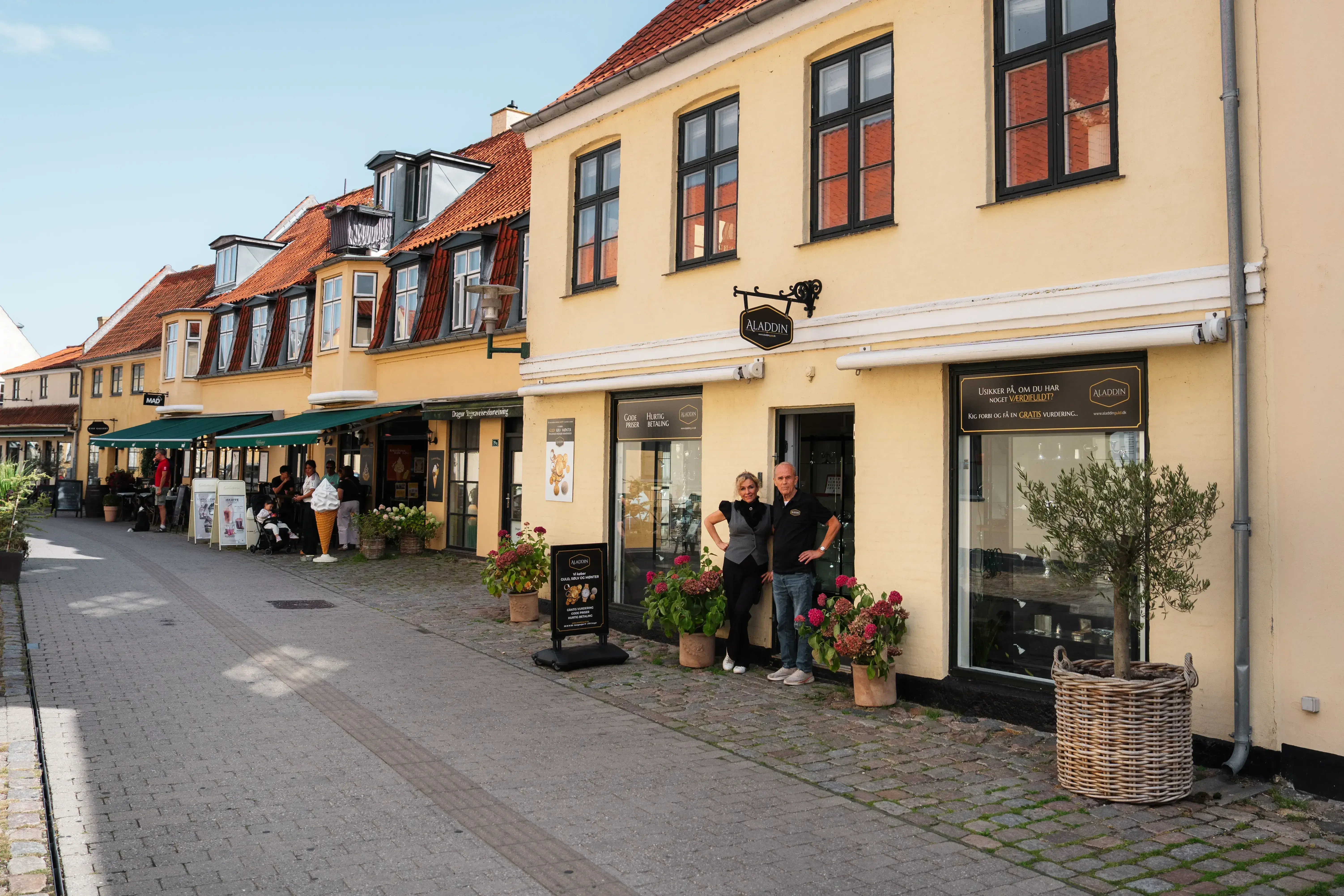 [background image] image of the store location (for a home goods store)