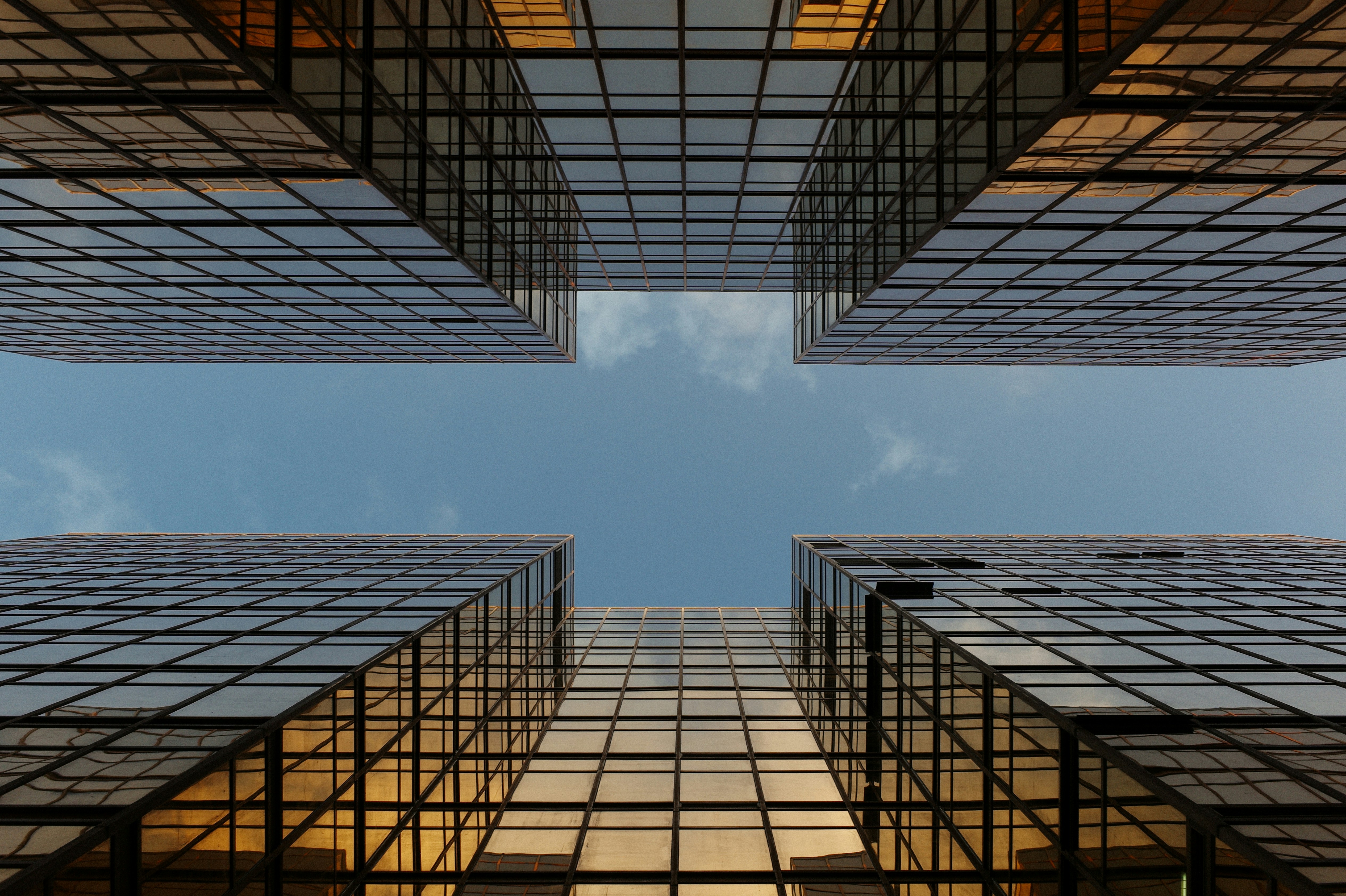 Enterprise B2B SaaS Deal Closure