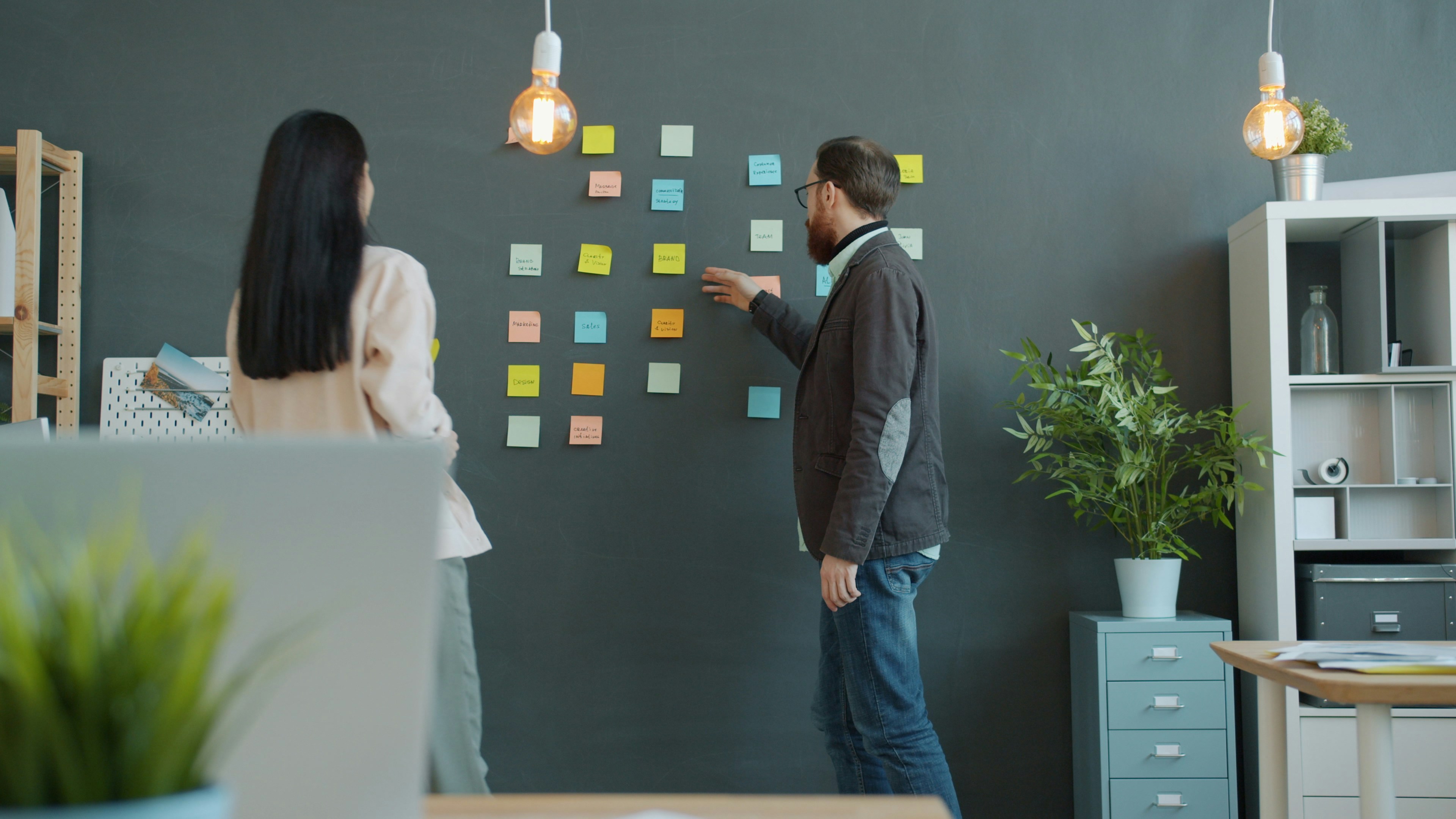 Enterprise B2B SaaS Deal Closure