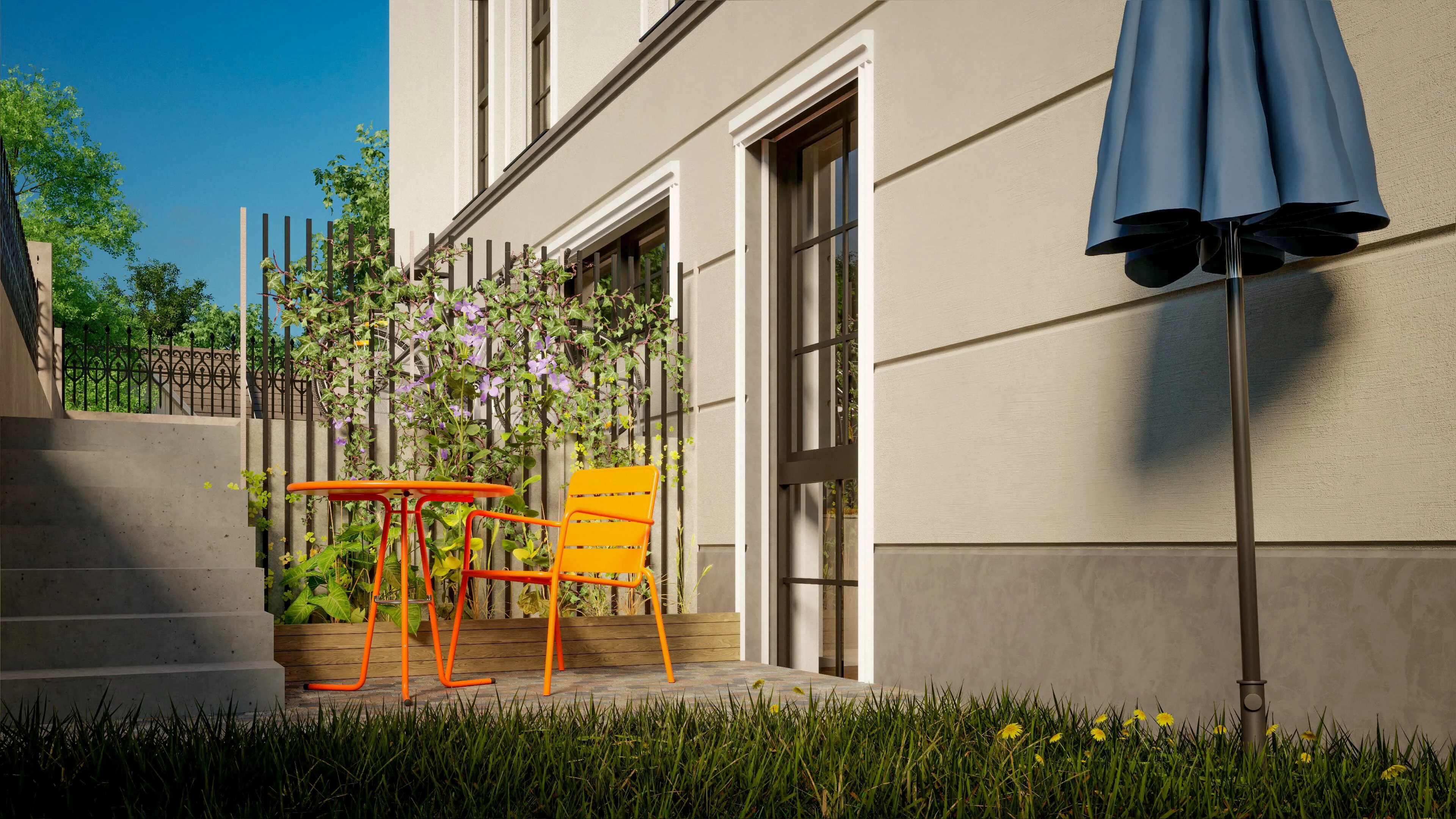Kleiner Außenbereich mit oranger Metalltisch und Stuhl, blühenden Pflanzen an einer Rankgitterwand und geschlossenem blauem Sonnenschirm neben einem Haus mit großen Fenstern.