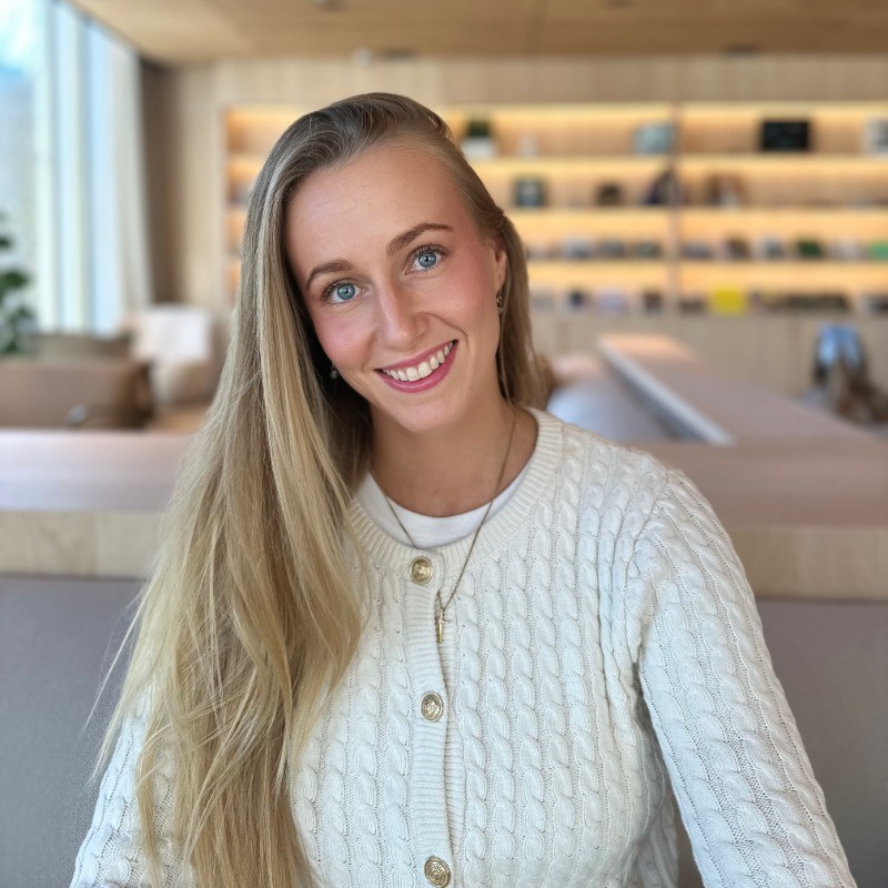 Portait von Ivana zur Kundenstimme