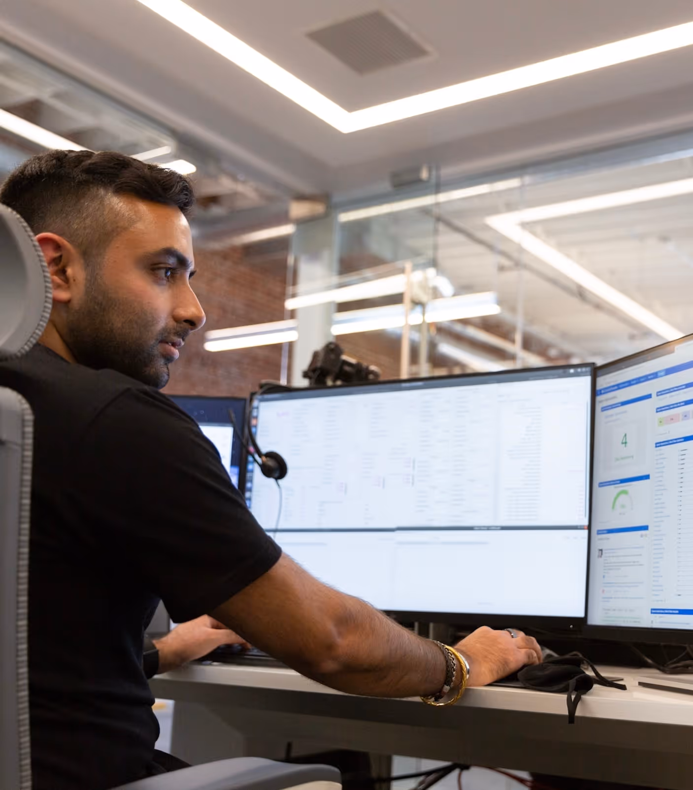 Capella team member monitoring automated mission tasking and command execution for low-latency SAR data collection