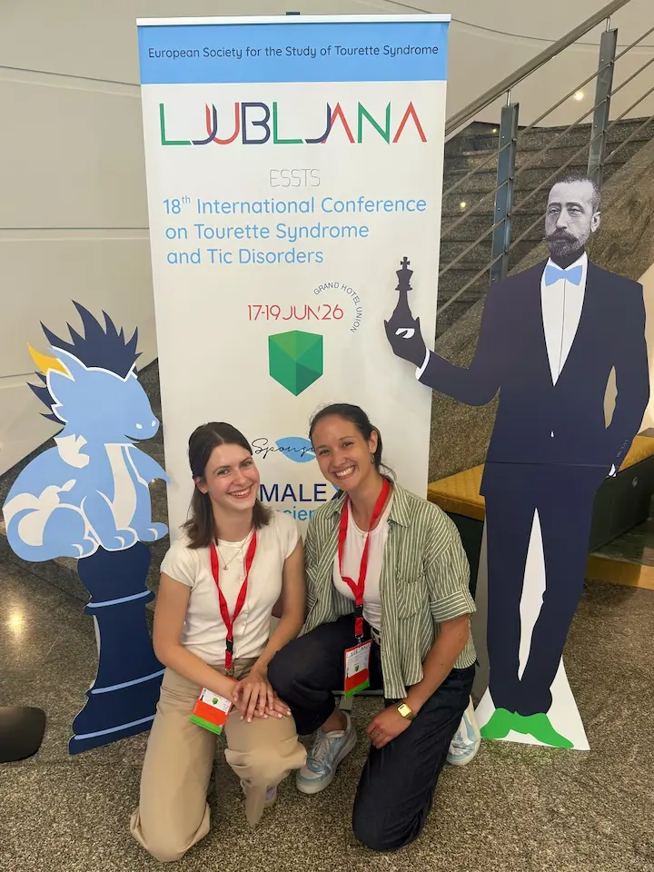 Lea and Tinkara, the lovely volunteers!