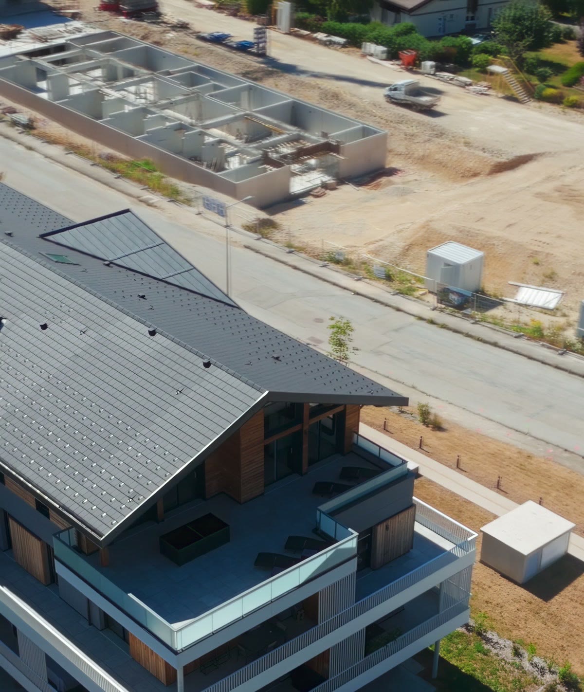 Le bâtiment vu du ciel, le chantier voisin encore ouvert