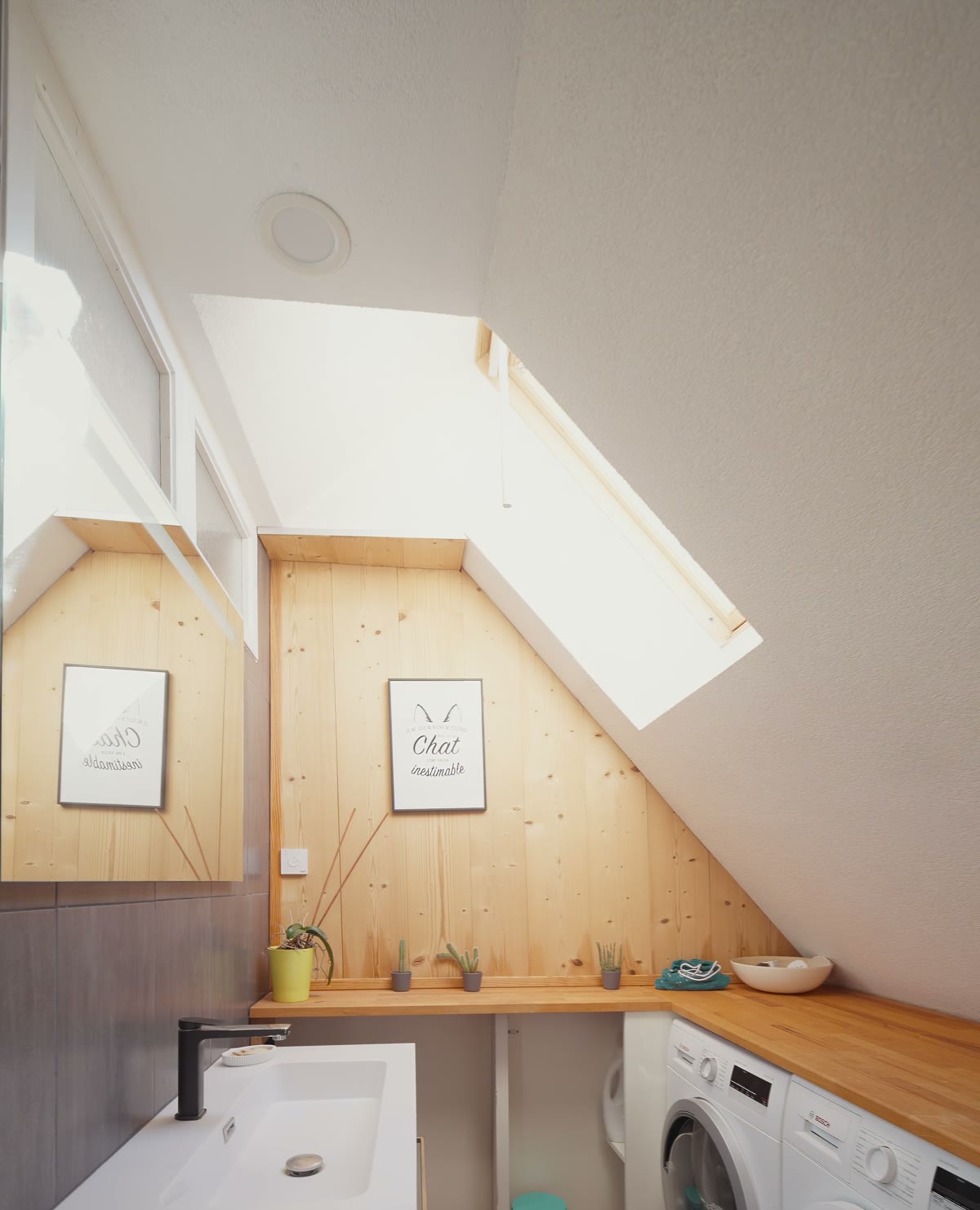 La mezzanine et son escalier hélicoïdal