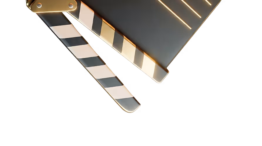 Un clap de cinéma noir et blanc ouvert sur un fond transparent.