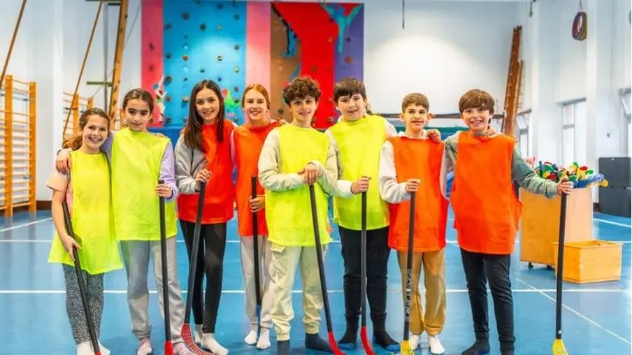 A row of ENSR students collaborating during a team sports training session