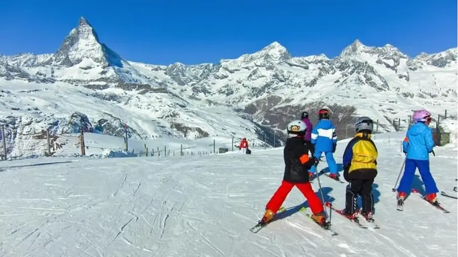 ENSR students participating in winter sports in the Swiss Alps