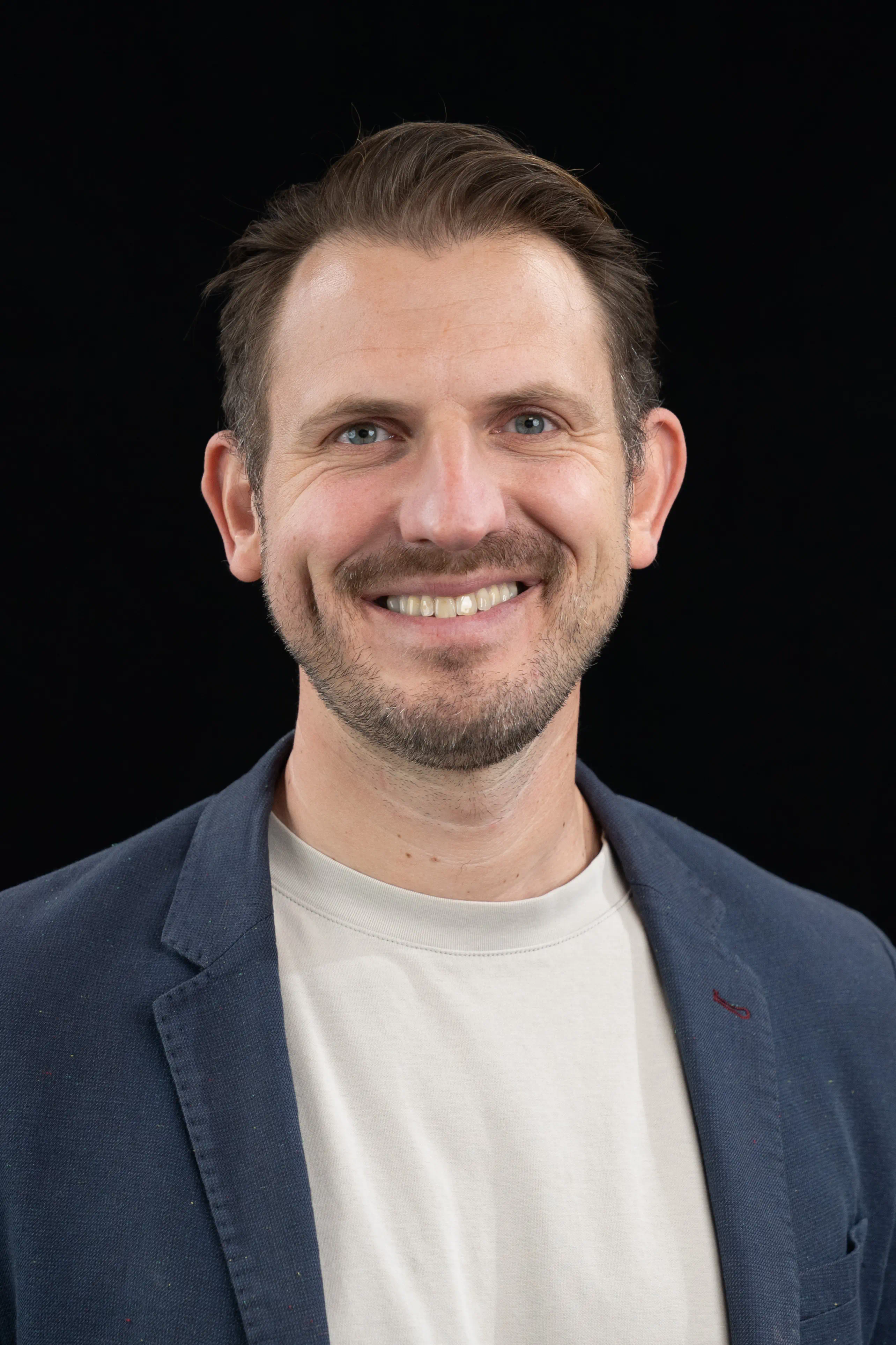 [background image] image of concert venue (for a musician & band)