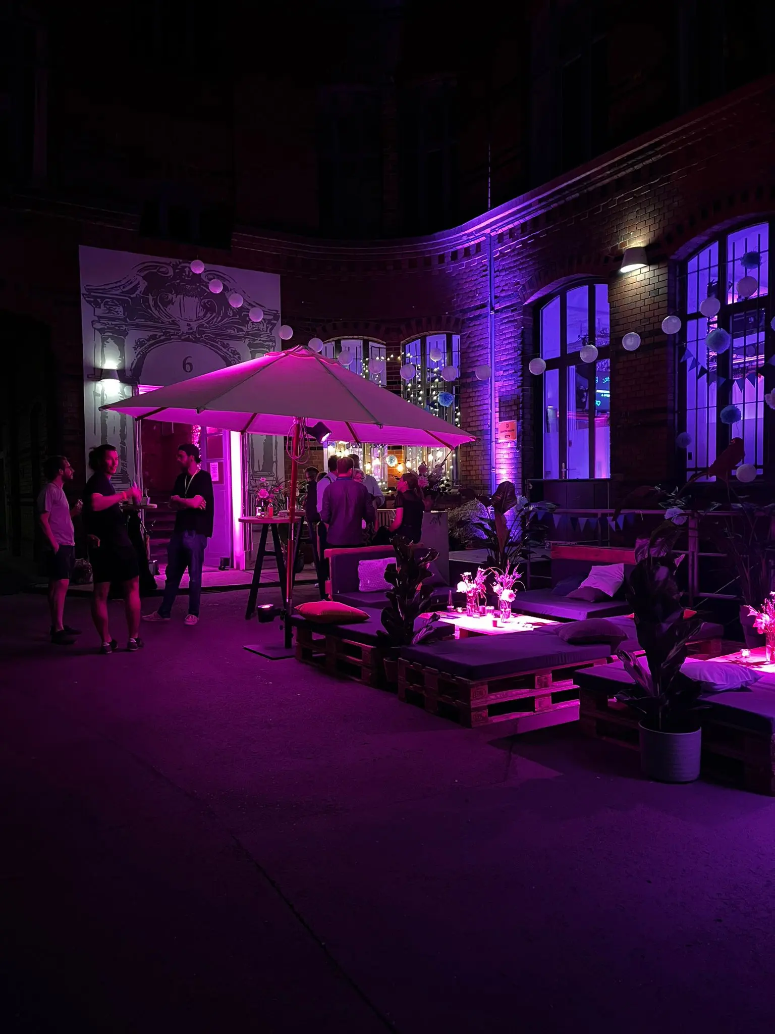 image of brainstorm session with sticky notes (for a b2b saas)