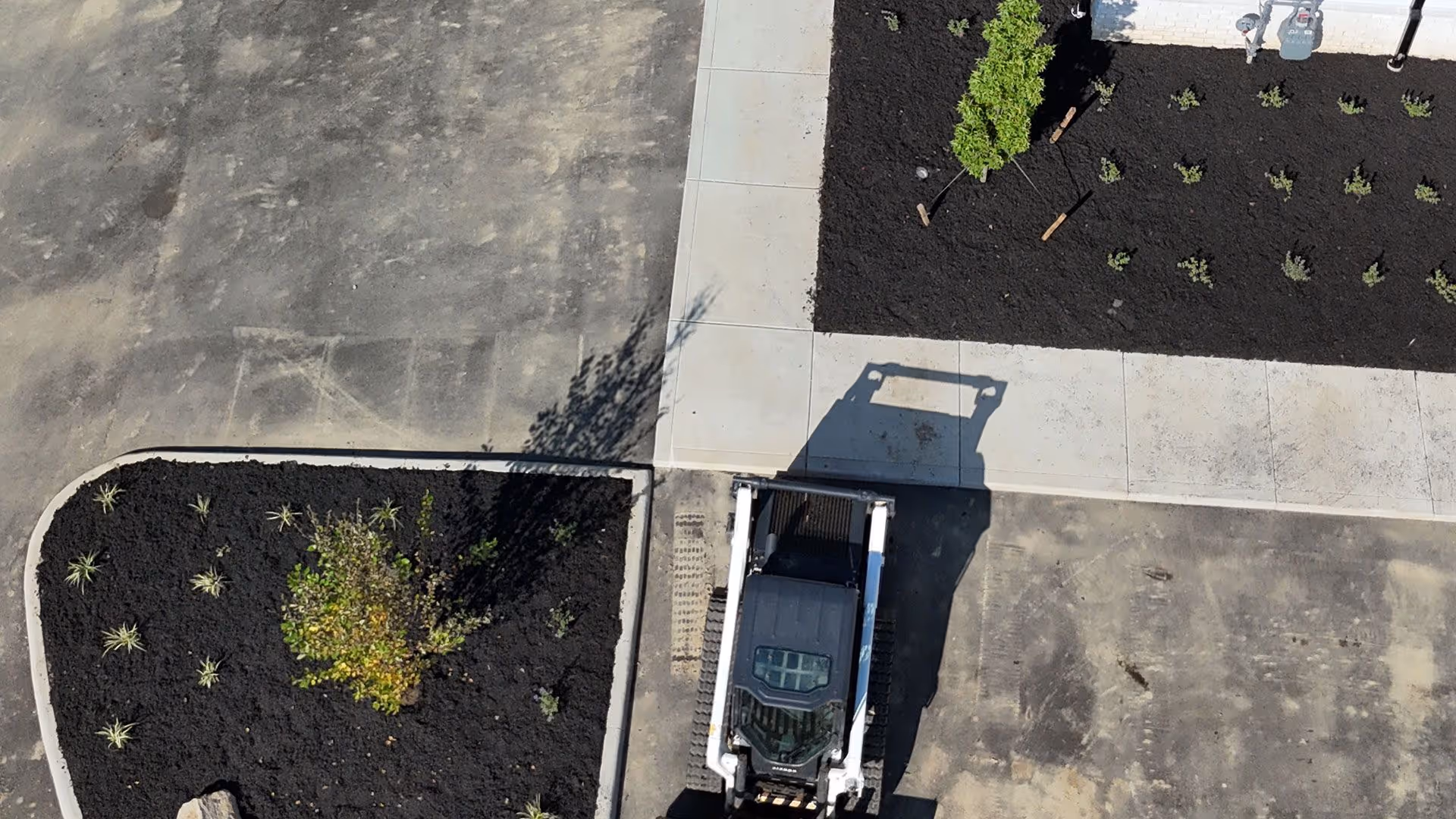 Reliable commercial landscaping crew near me