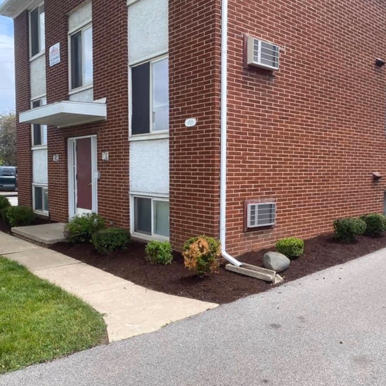 Commercial lawn maintenance for a property in Birmingham, MI