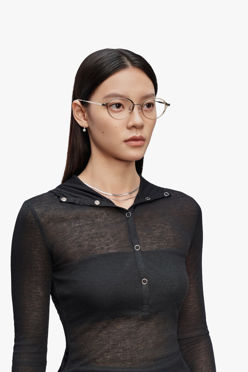 [team] image of individual team member (optician)