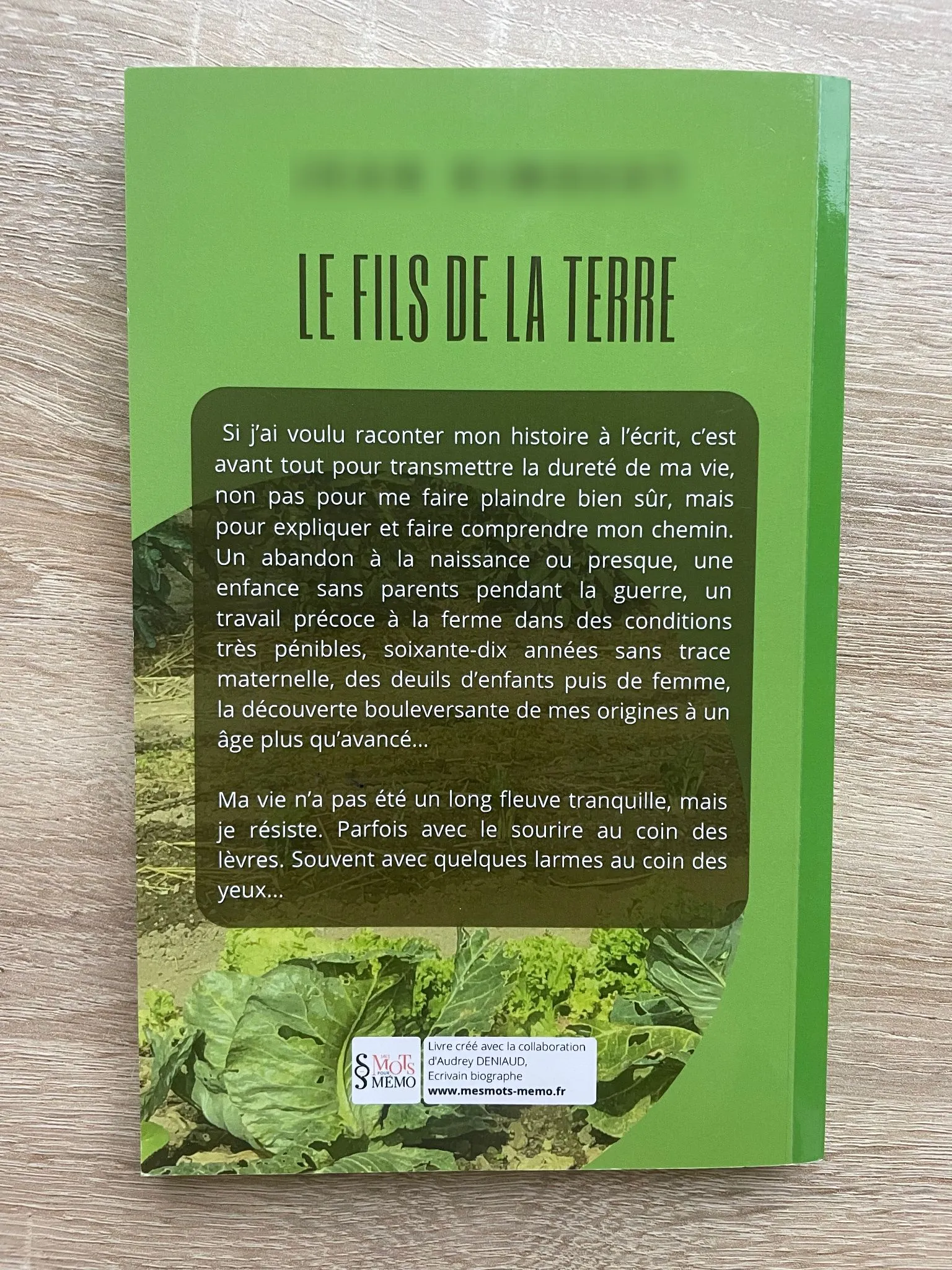 Dernière de couverture du livre Le fils de la terre