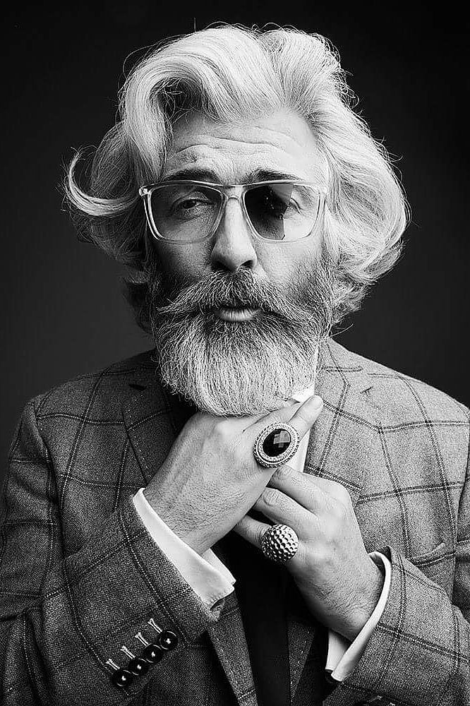 photo of director and actors on set