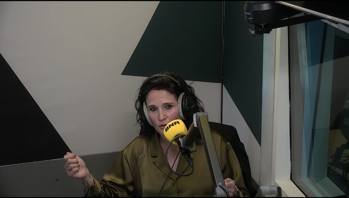 Liande Visscher in the BNR radio studio