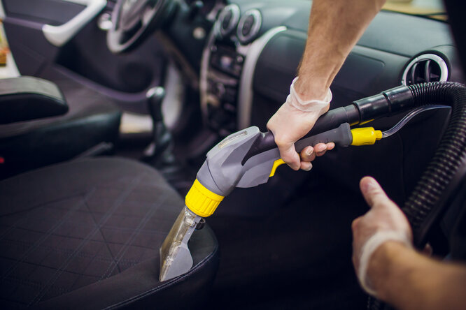como tirar mancha do banco do carro