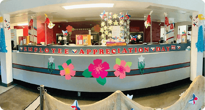 Une agence de la CIBC décorée à l'occasion de la Journée de reconnaissance des employés