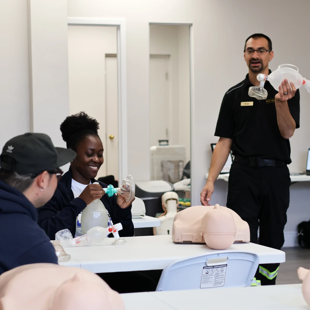Paramedic-Instructor-Teaching-Happy-Students-Para-First-Aid-CPR