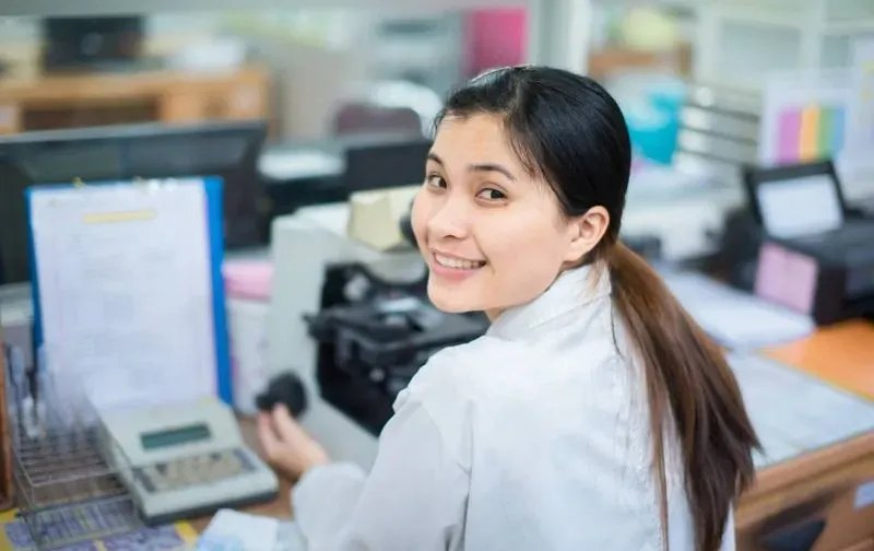 Enhance Your Medical Laboratory Profession with Para's Blended First Aid & CPR Program!