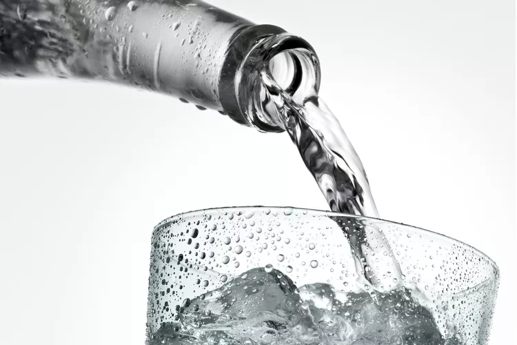 סודה ומים בסיטונאות