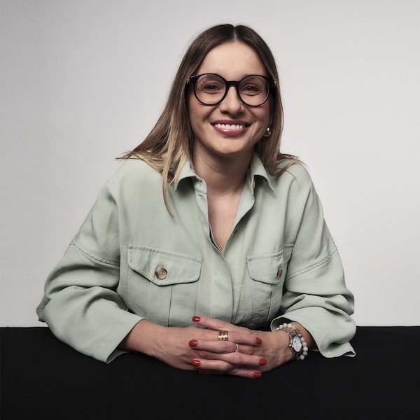 Zdjęcie przedstawia prowadzącego Pawła Kardela.