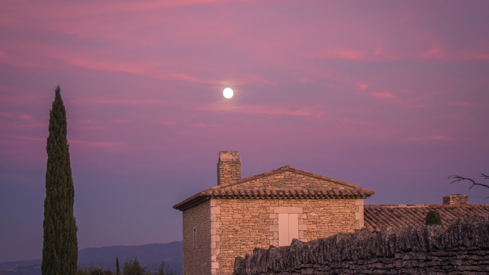 EVG à vélo au coucher du soleil en Provence