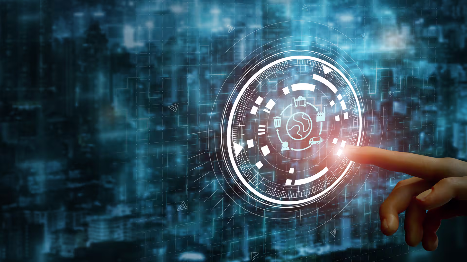 Main sur un circuit de technologie numérique – digitalisation, innovation technologique et solutions environnementales connectées