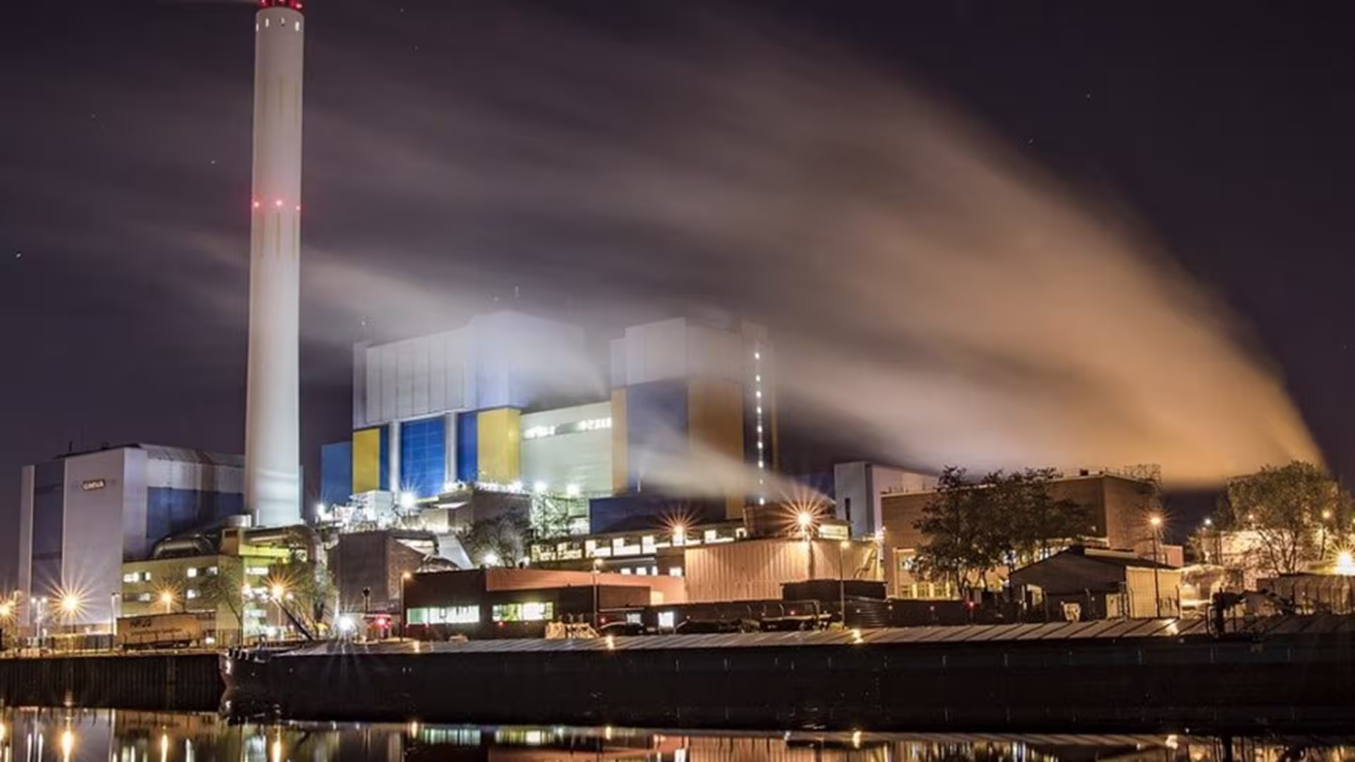 Waterside overnight incineration plant — industrial waste treatment and environmental management