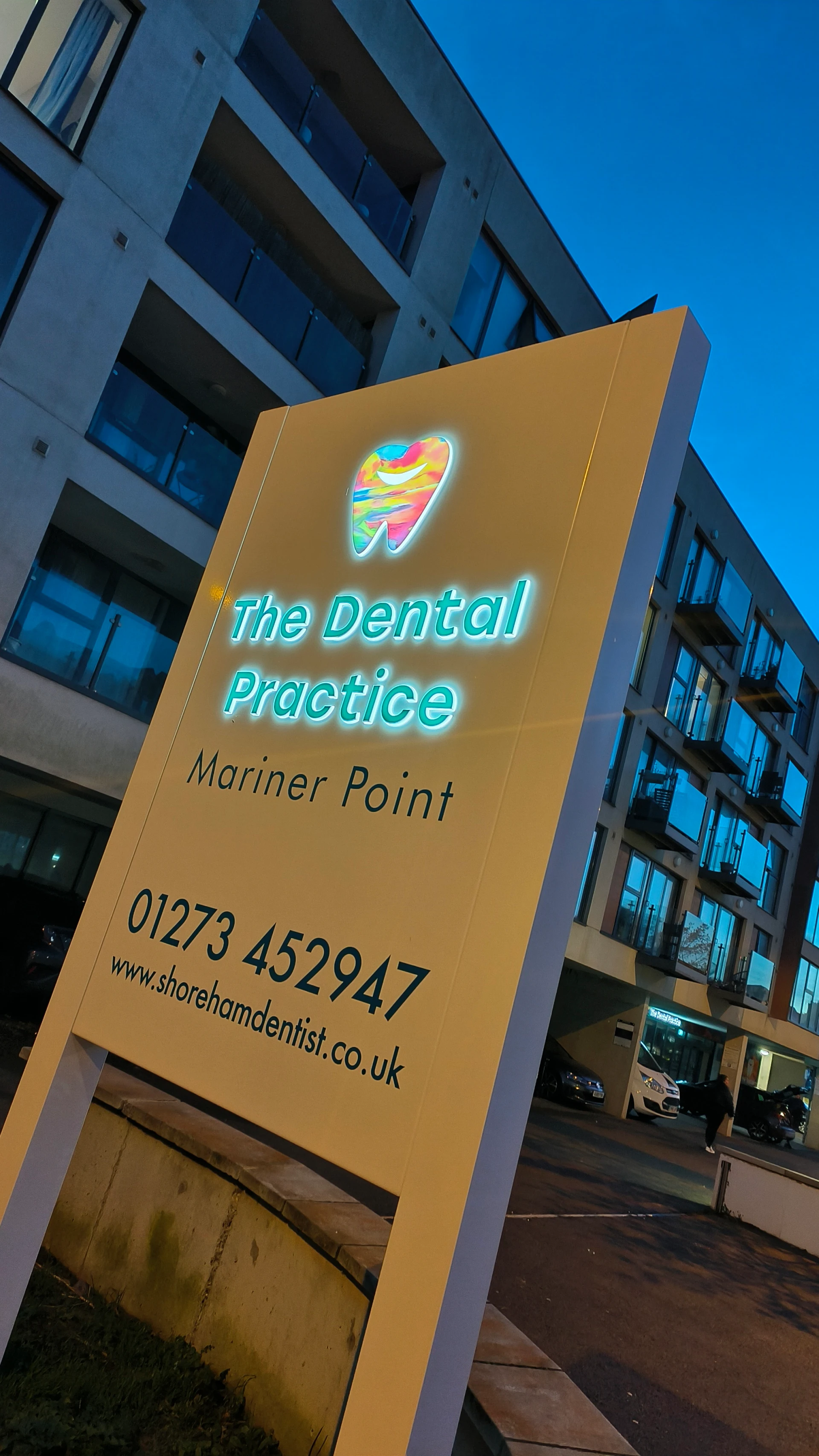 Illuminated Dental Practice Mariner Point sign.