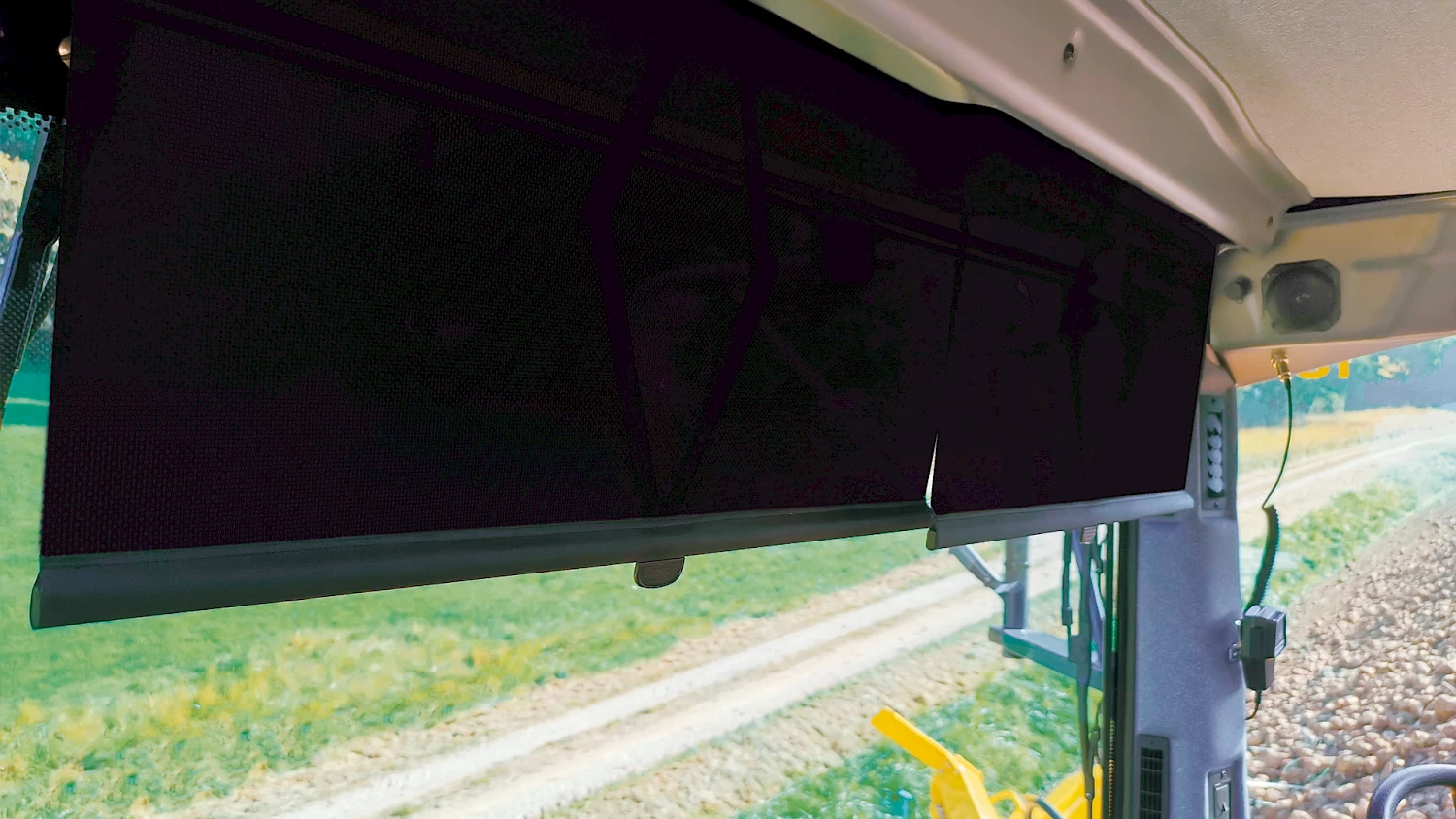 The blinds on a ROPA Maus 6