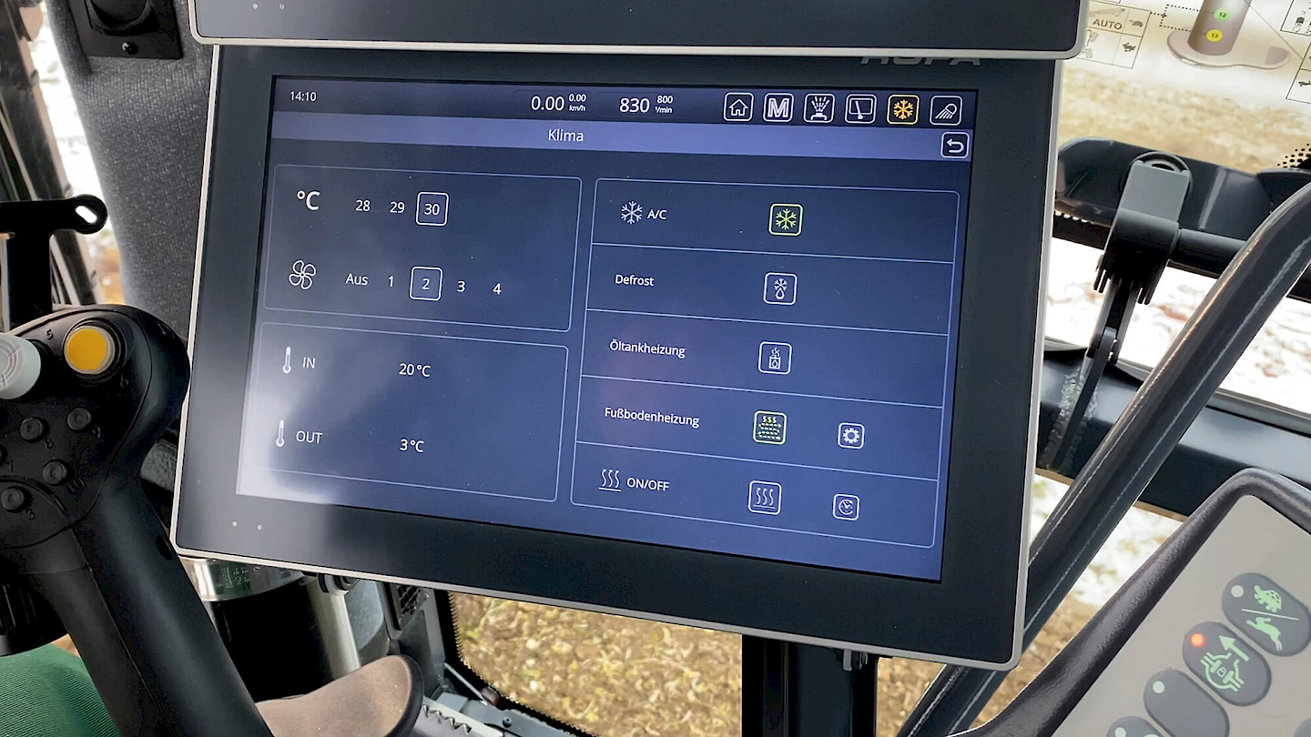 The machine pre-heat control screen on the ROPA Maus 6 R-touch terminal.