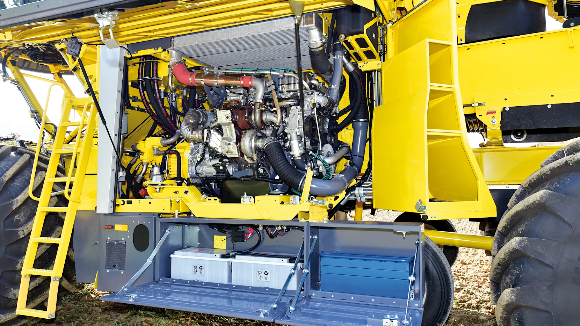 The Mercedes Benz engine on a Maus 6