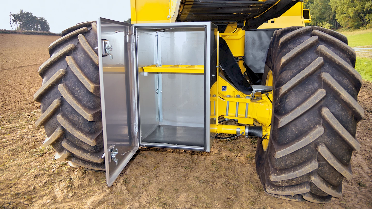 The optional large stainless steel tool box on the Maus 6