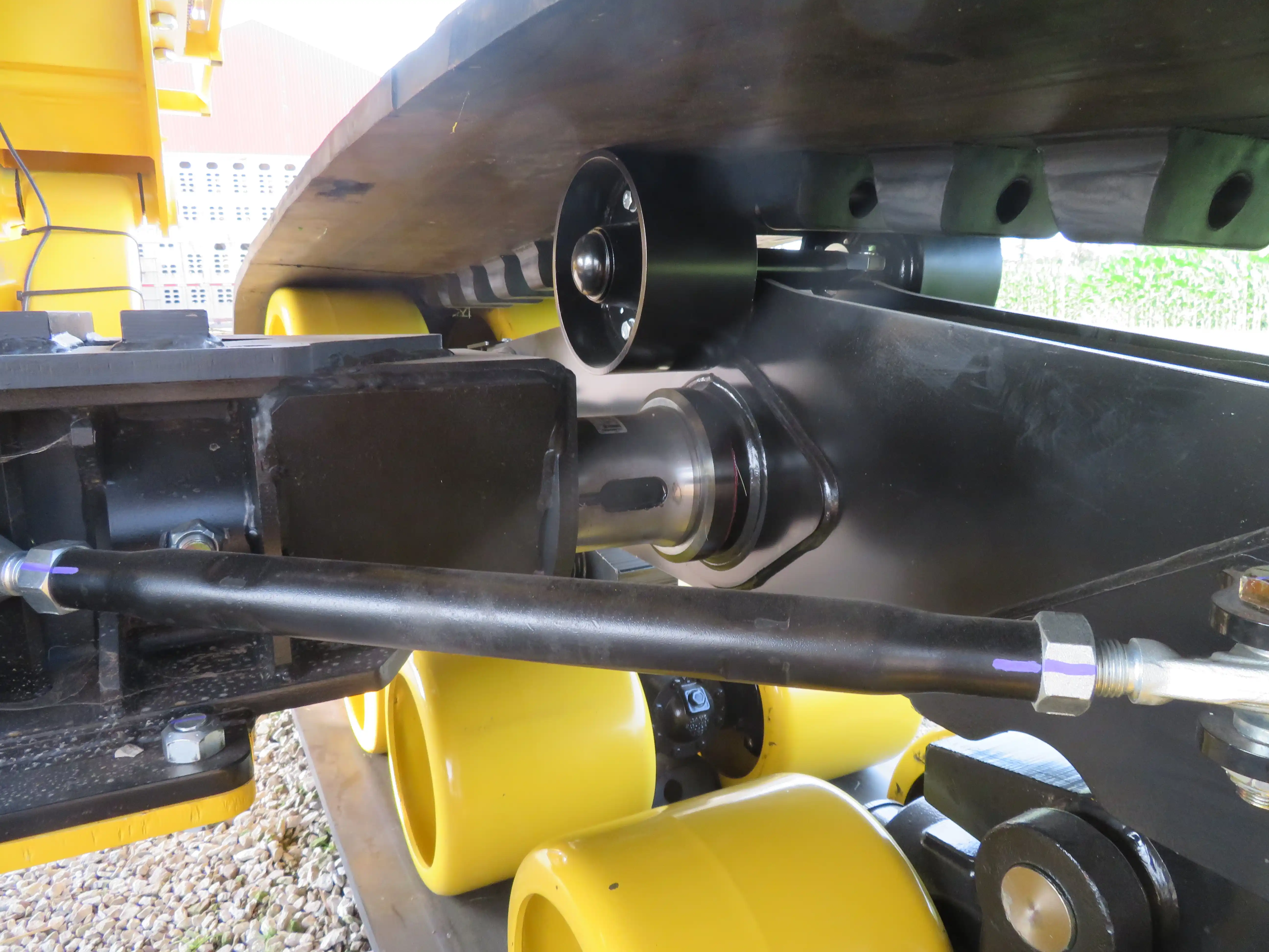 Big Bear with weigh scale bar on track system