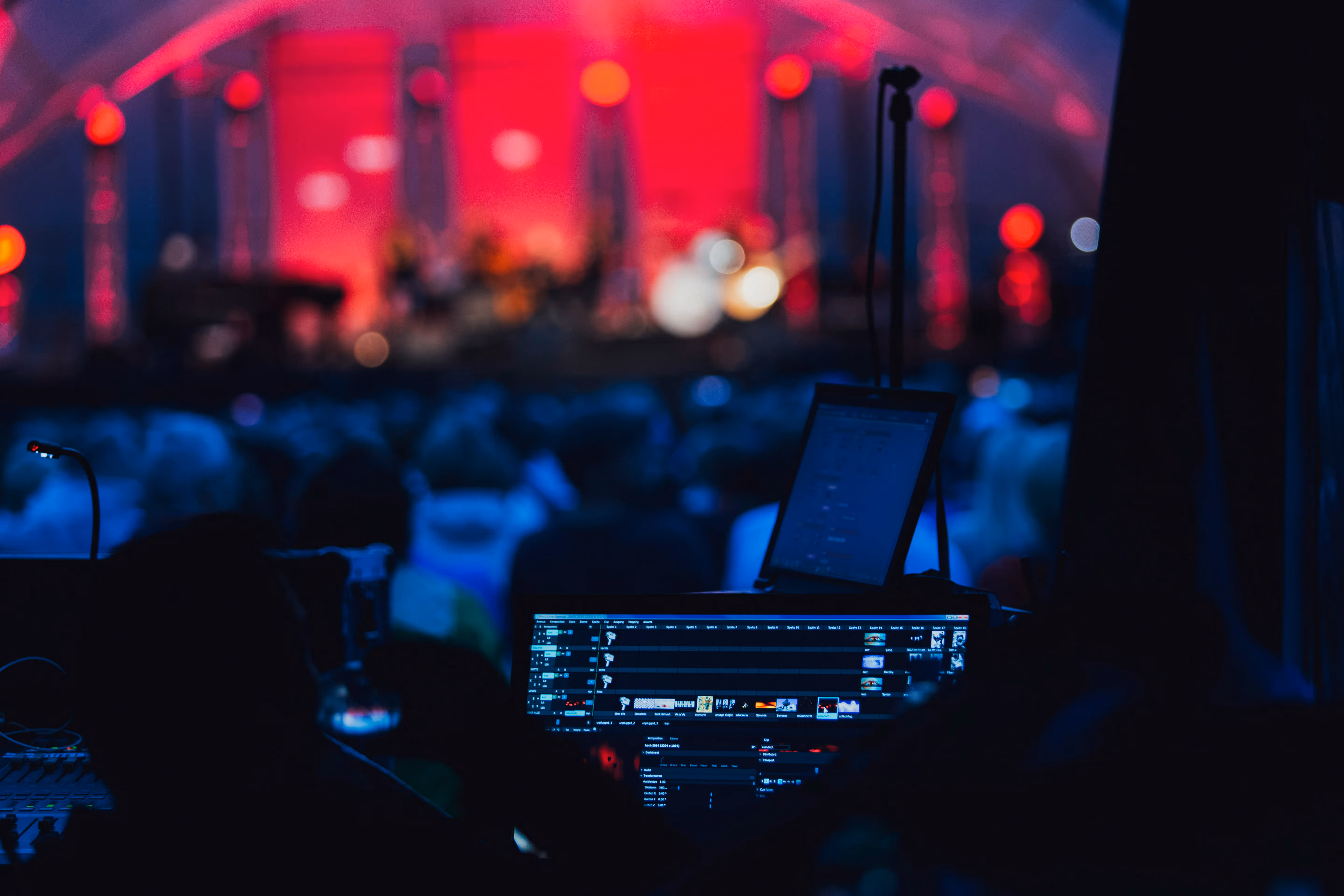 DJ som styr partybelysning och skapar rätt stämning på dansgolvet