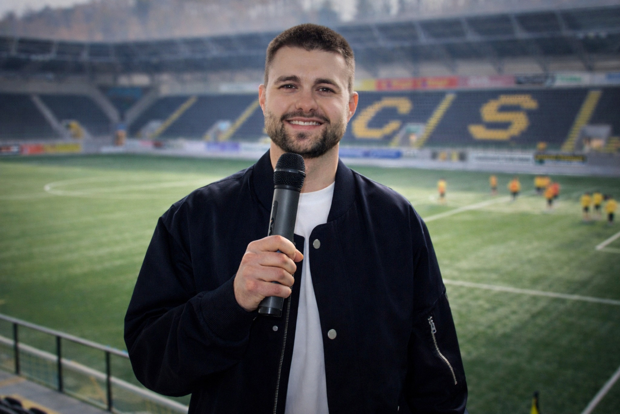 Manuel Iseli mit als Stadion-Speaker