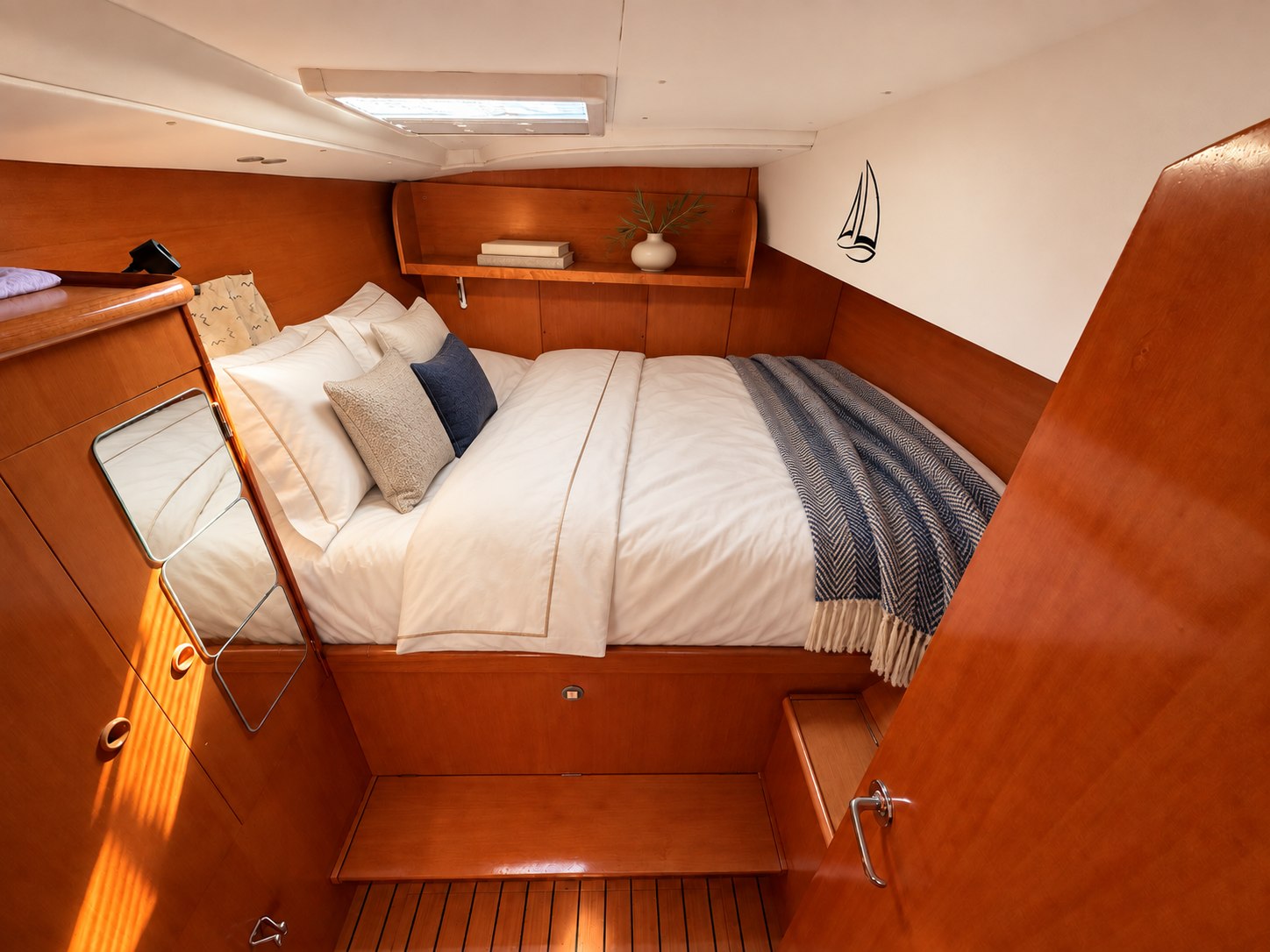 Double cabin aboard JULIA
