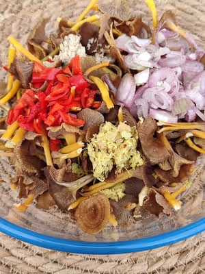 Tous les ingrédients dans le saladier