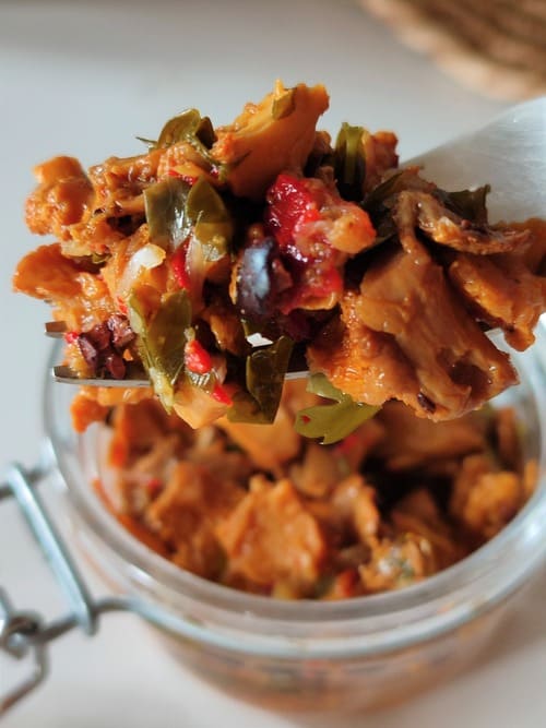 Girolles lacto-fermentées au iment d'Espelette et à la fève crue de cacao