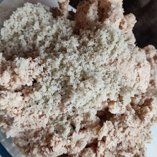 Ingrédients mélangés avant mise en fermentation du miso