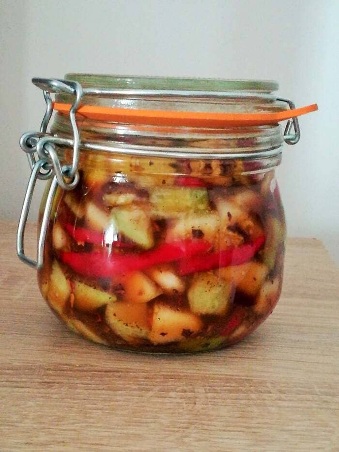 Kaktugi de chouchou et poire aux éclats de fève crue de cacao