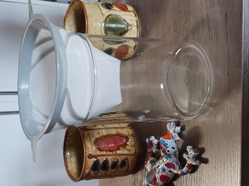 Ustensiles pour filtrer de lait de repos des grains de kéfir de lait