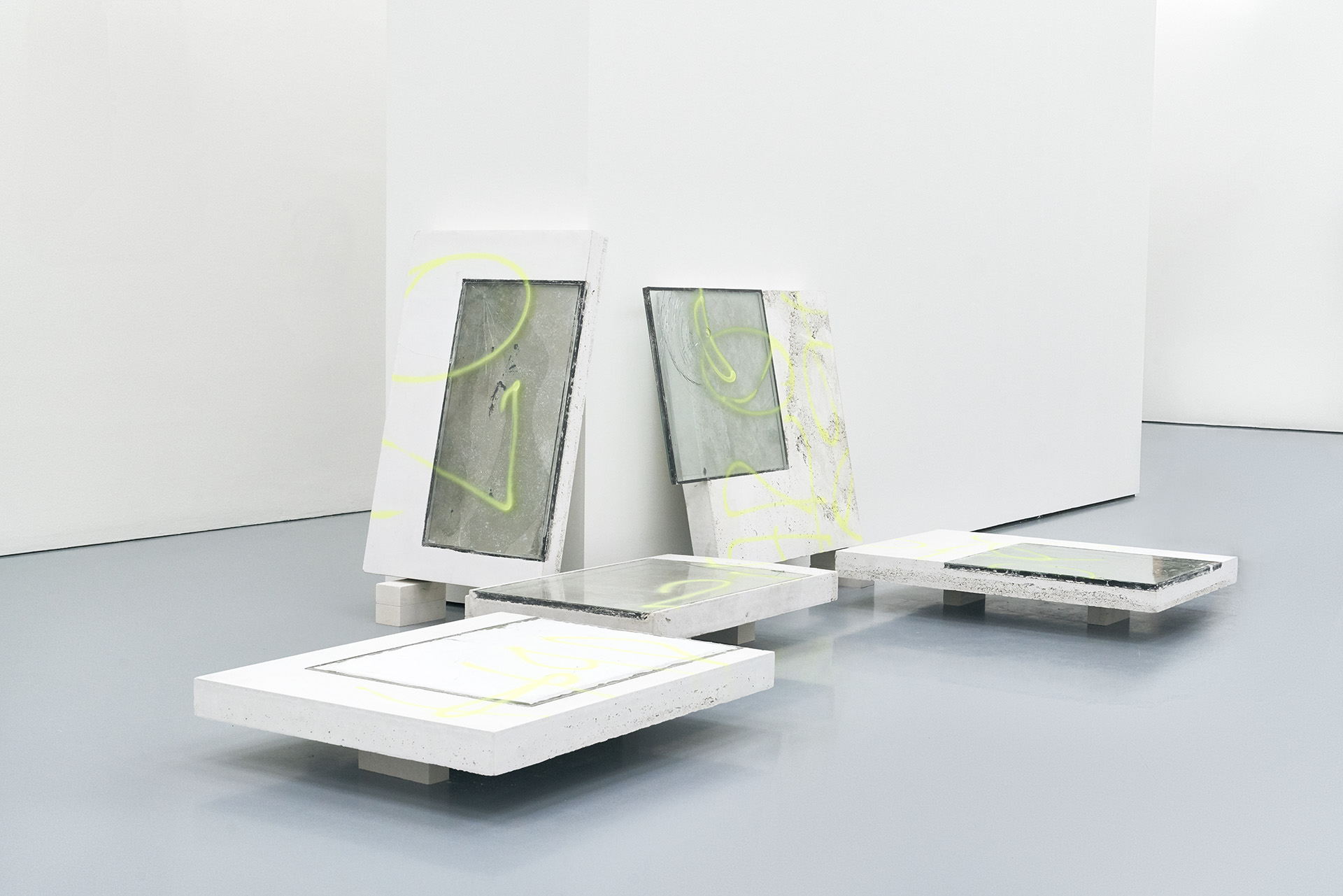 YSOL 1–5 Betonarbeit im Kunstpalast Düsseldorf