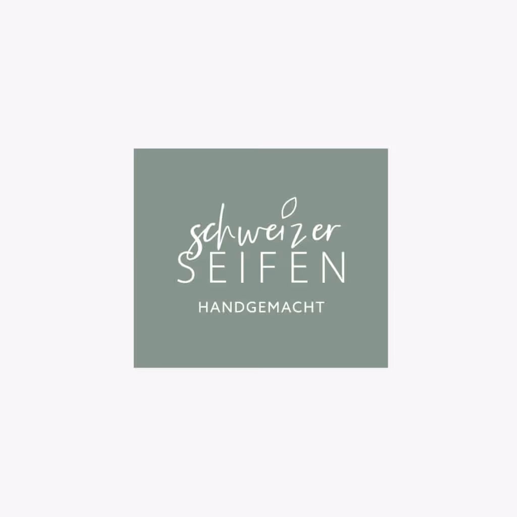 Schweizer Seifen: Handgemachte Seifen mit neuem Logo und Verpackungsdesign. Zarte Blumen und edle Duftnoten – Händewaschen mit Freude.