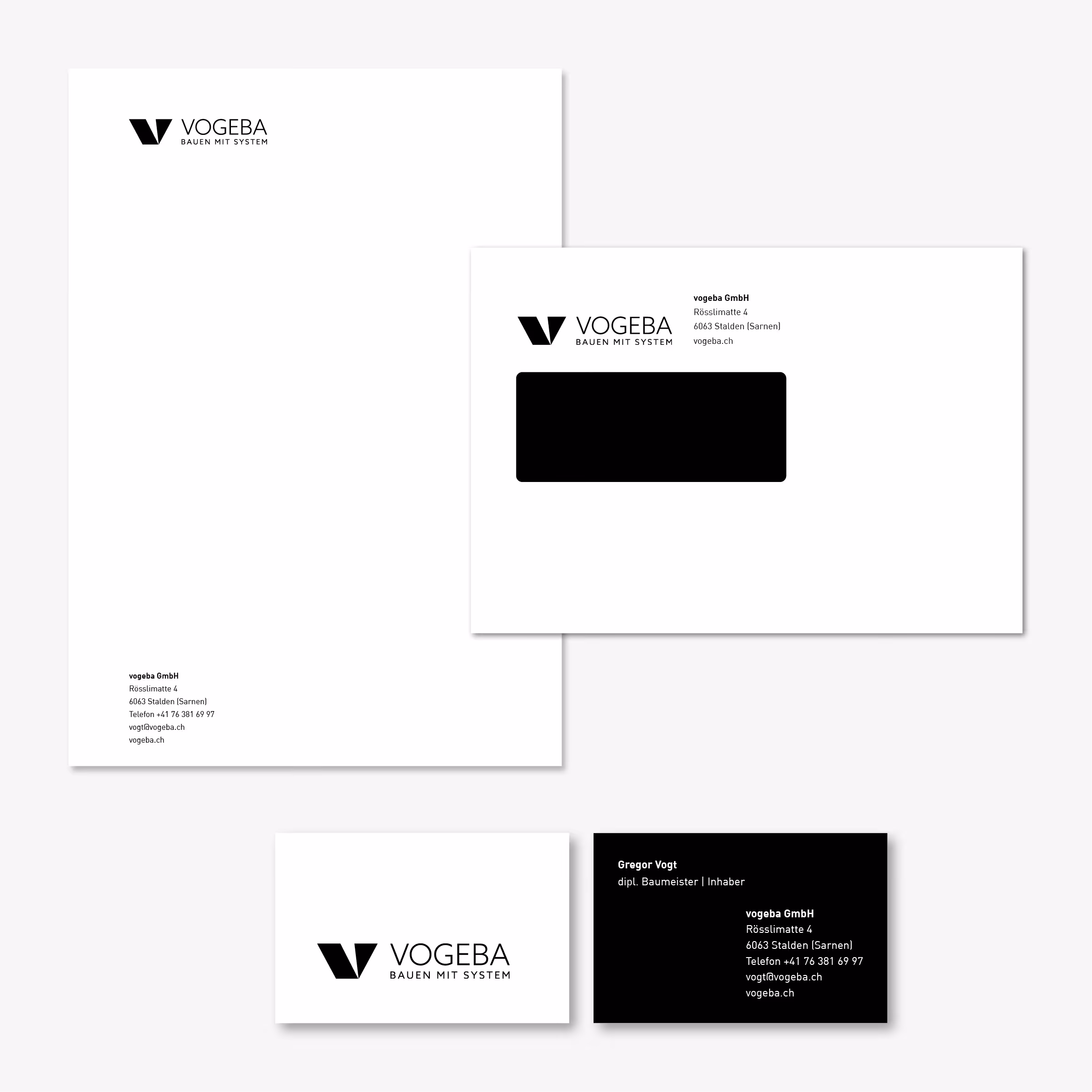 Vogeba Bauen mit System: Prägnantes Logo, klare Bildsprache, eigenständige Corporate Identity. Briefpapier, Visitenkarte und Website im Hochbau-Stil.
