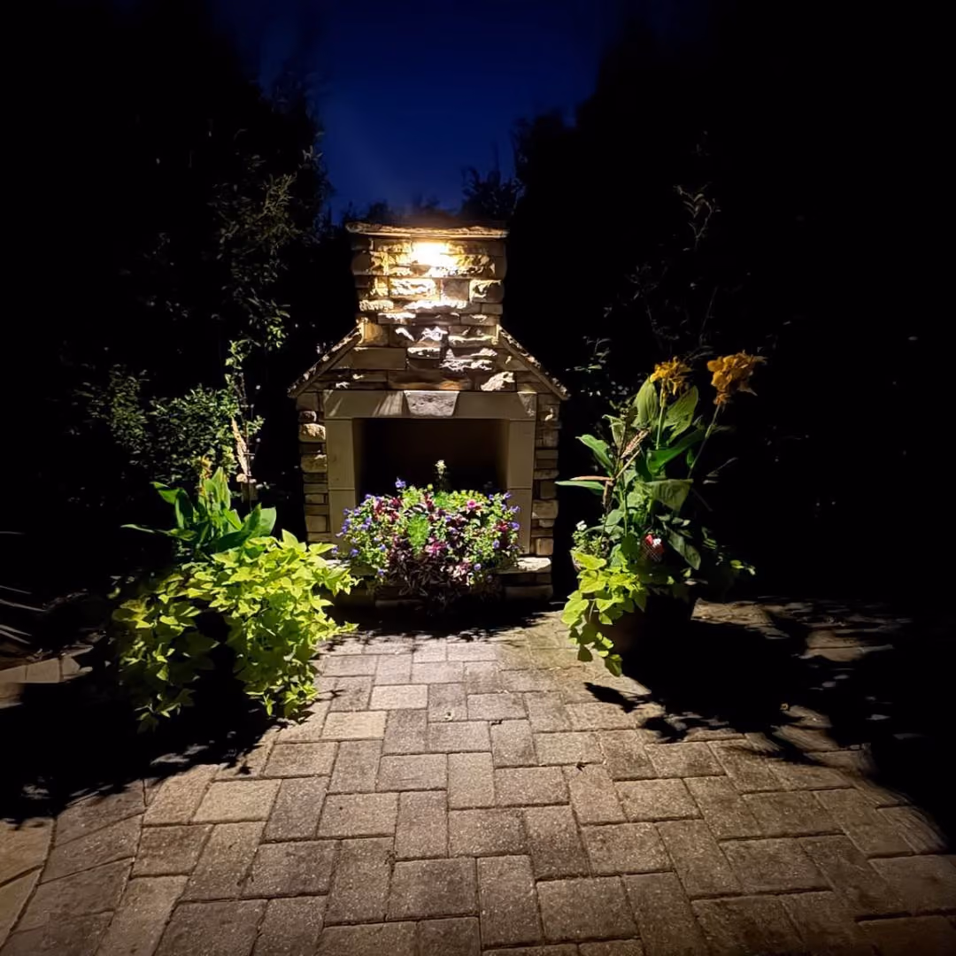 vivid-outdoor-lighting-frankfort-backyard-fireplace