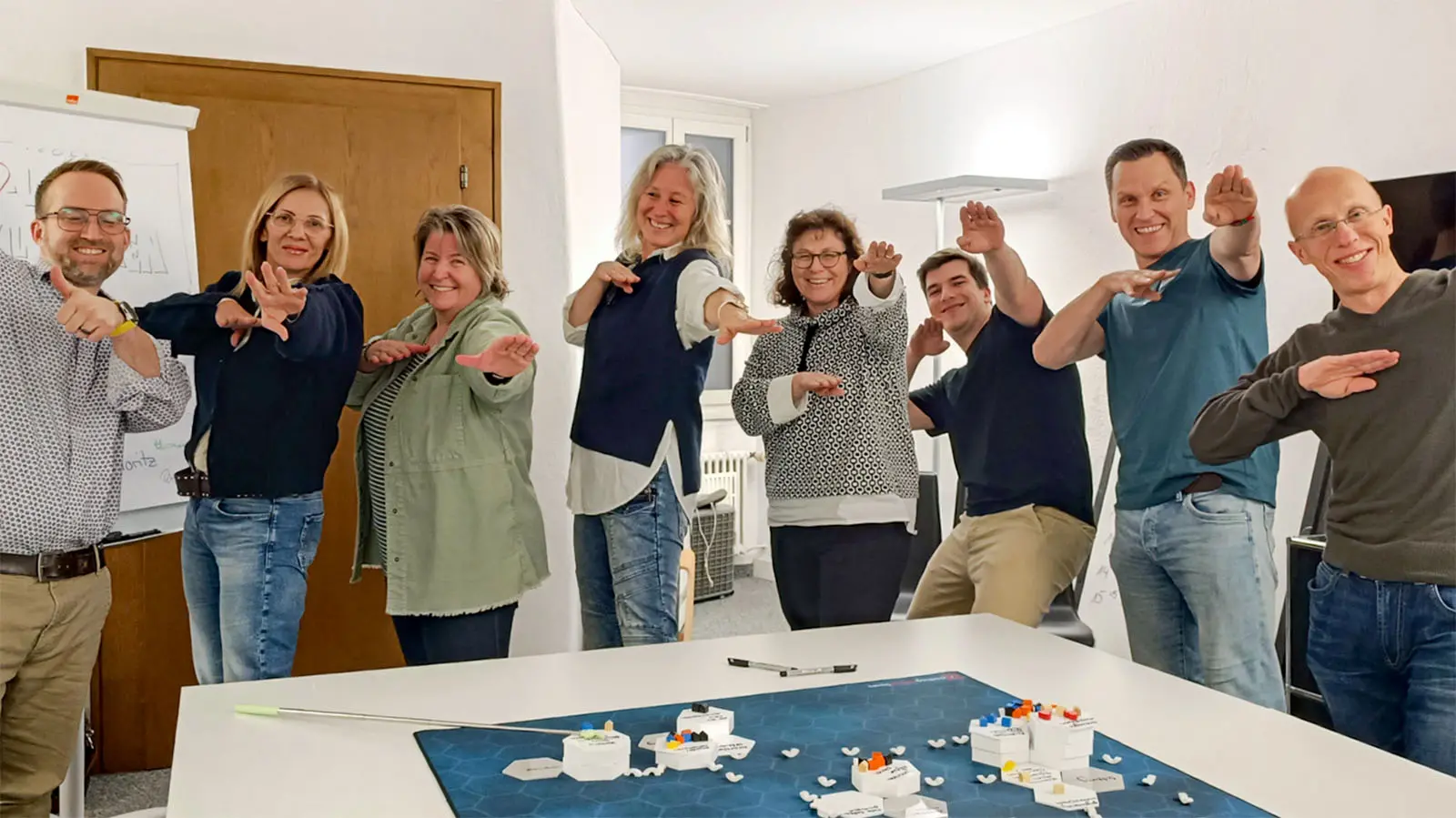 Mit viel Engagement, Neugier und Praxisbezug haben acht Teilnehmende die Weiterbildung erfolgreich abgeschlossen.